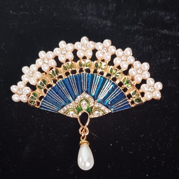 NWOT Faux Pearl Fan Brooch - Picture 1 of 4
